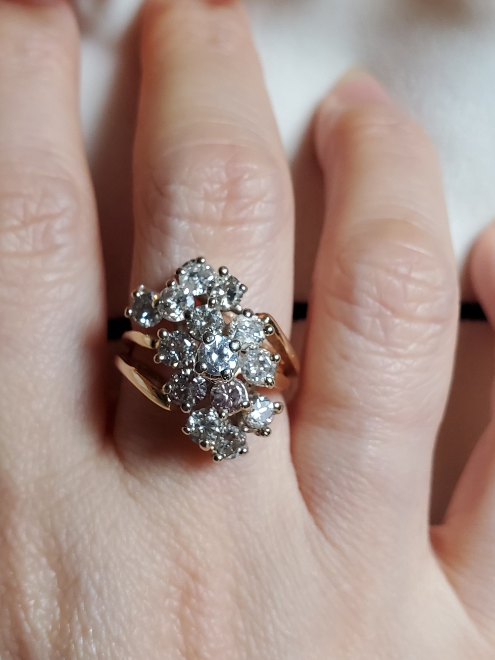 7 grams 14k yellow gold Beatifull Waterfall  genuine diamond ring . Size 7